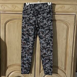 Spyder women’s leggings size M medium‎ black and gray